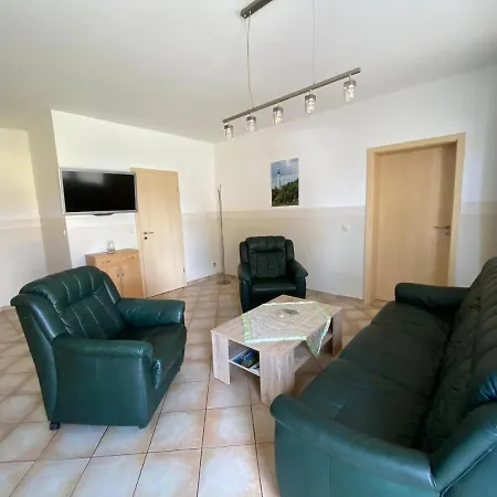 Zur Alten Schule * Altenkirchen (Mecklenburg-Vorpommern)