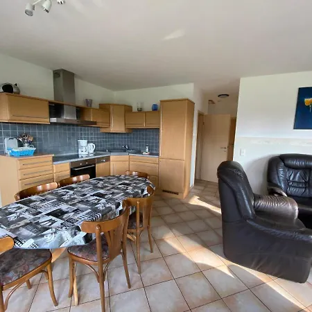 Zur Alten Schule * Altenkirchen (Mecklenburg-Vorpommern)